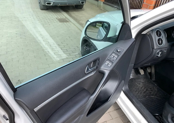 Volkswagen Tiguan cena 49900 przebieg: 198797, rok produkcji 2012 z Wojcieszów małe 326